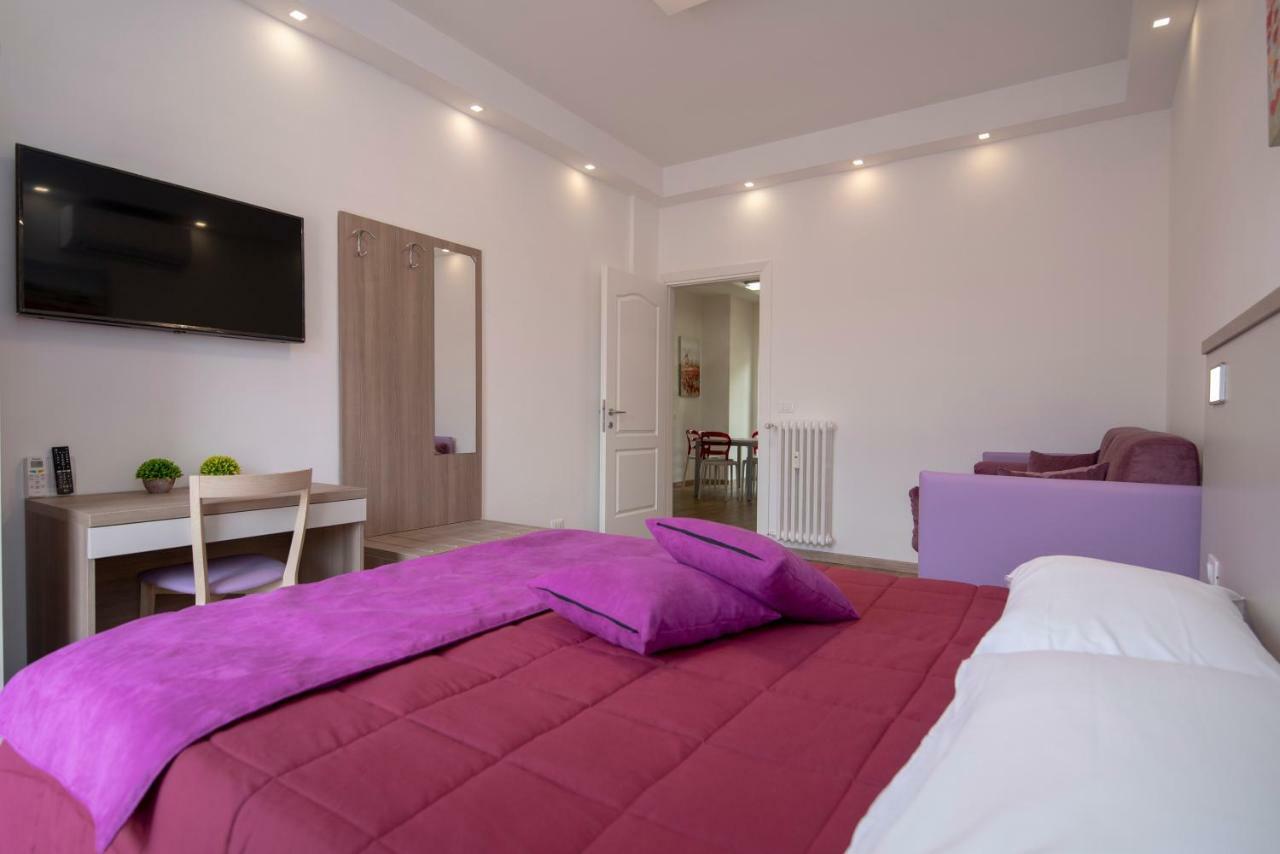 Colosseo Apartments And Rooms - Rome City Centre Zewnętrze zdjęcie